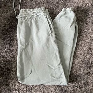 aritzia sweatpants